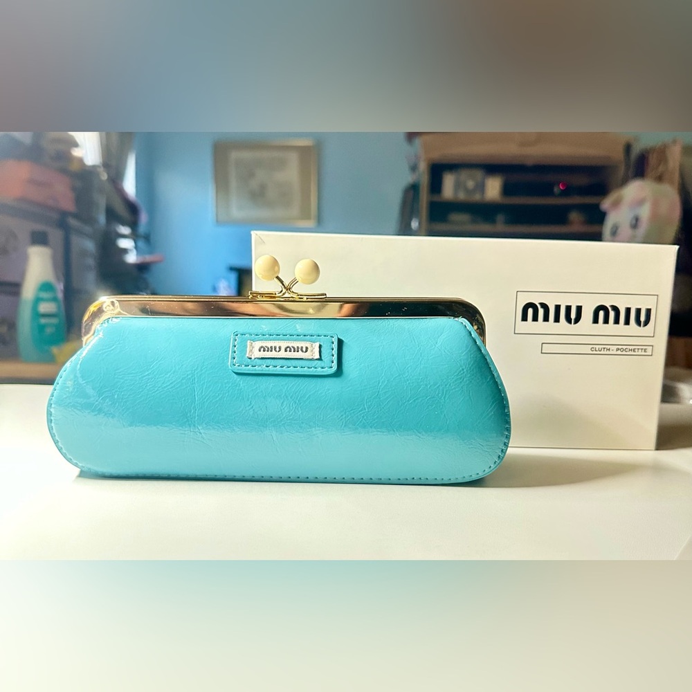 Miu Miu Sky Blue or Turquoise Patent Faux Leather Clutch with Gold Chain GWP NWB - Picture 8 of 15
